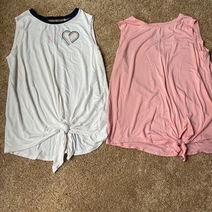 Never worn Old navy girls t-shirts size large (10-12)